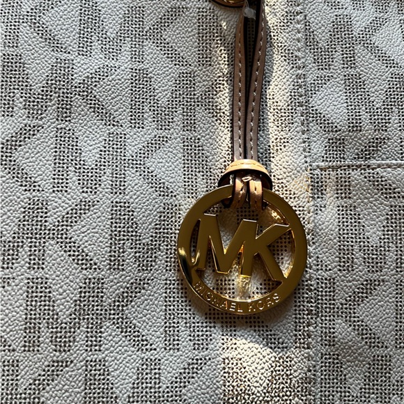 Michael Kors Signature Coated Canvas and Leather Jet Set Tote - Picture 7 of 7